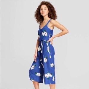 EUC Satiny floral crop wide leg jumpsuit romper POCKETS